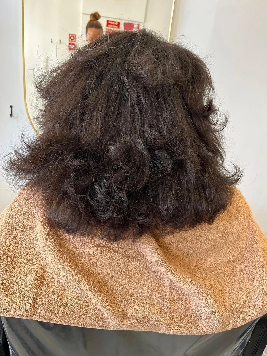 Cabelo natural encaracolado, solto